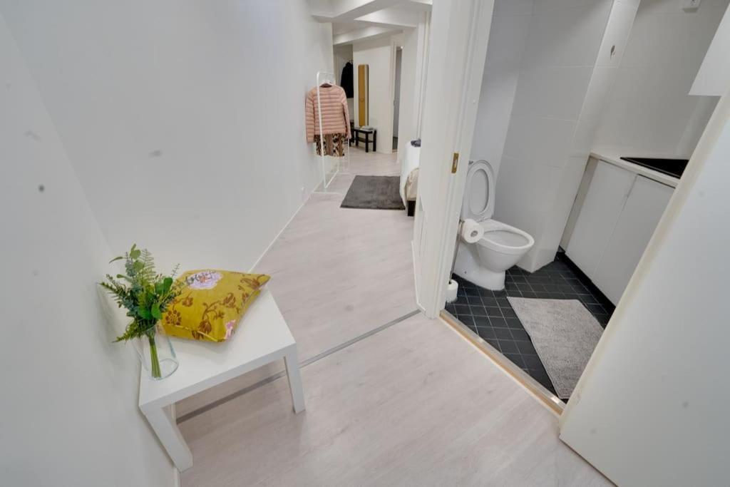 Best Location In Tampere! Modern City Apartment, 2Rooms, Kitchen And Balcony Dış mekan fotoğraf
